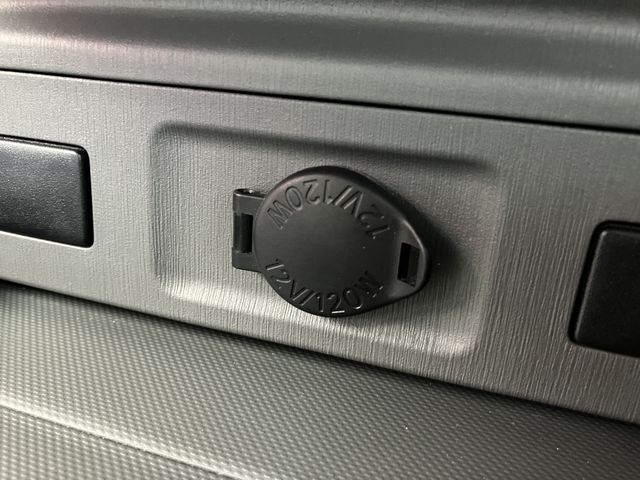 Toyota PRIUS ALPHA 2011-10 189763-19