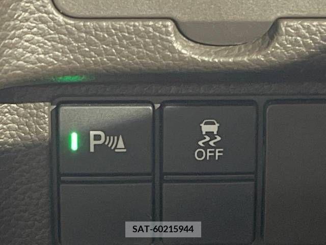 Honda N BOX 2022-11 217684-6