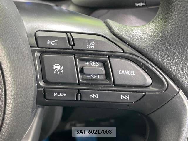 Toyota YARIS 2023-06 371403-4