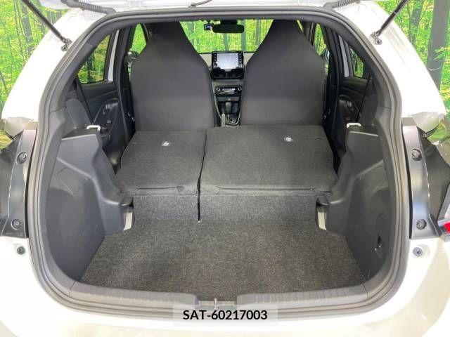 Toyota YARIS 2023-06 371403-10
