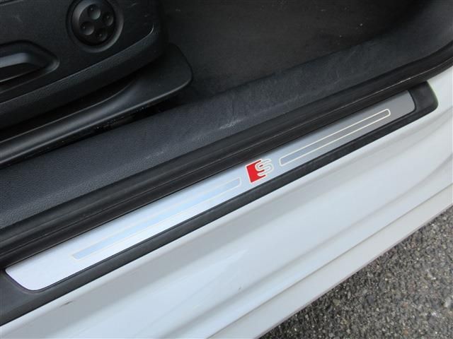 Audi A4 2016-12 17319-9