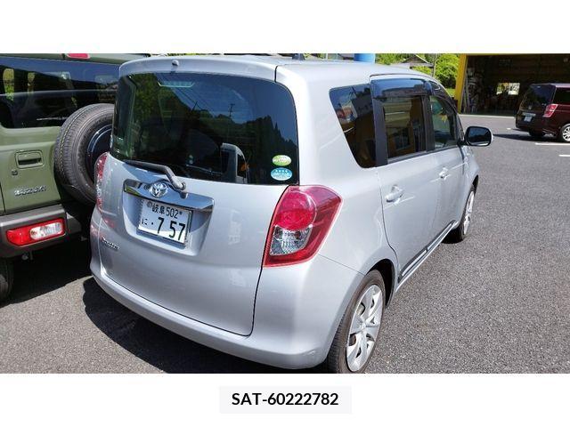 Toyota RACTIS 2009-09 282652-2