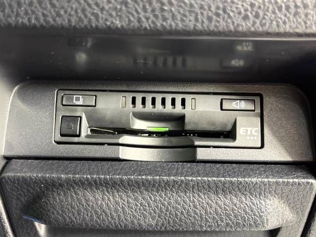 Toyota VOXY 2018-11 189122-7
