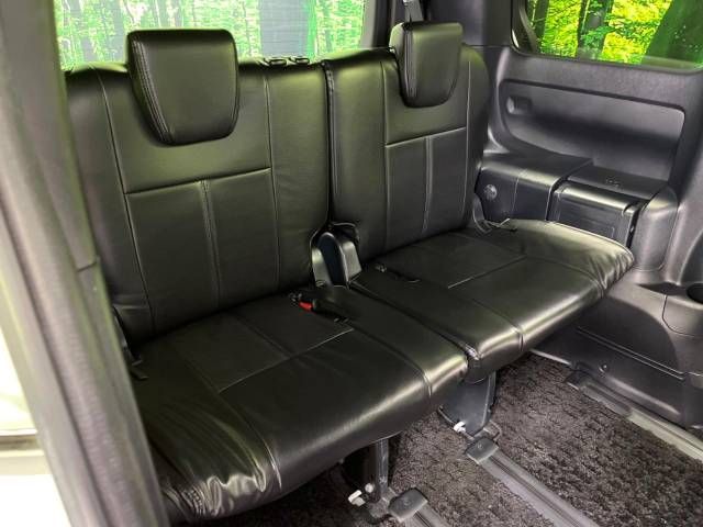 Toyota VOXY 2018-11 189122-10