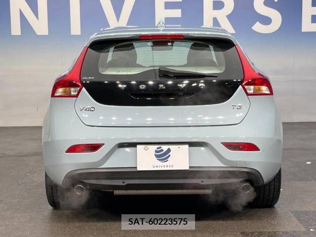 Volvo V40 2017-06 334905-13