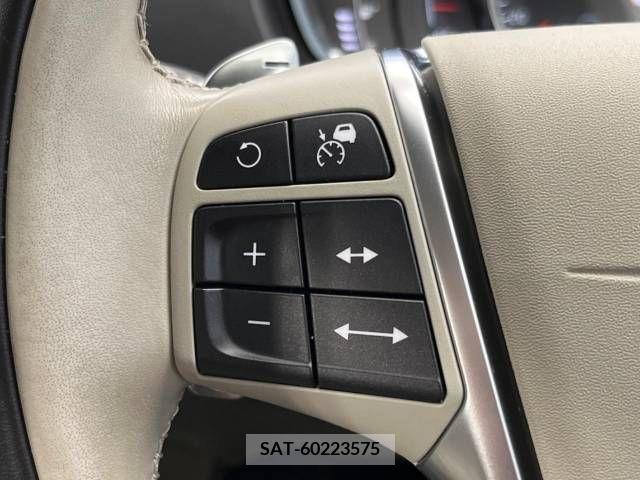 Volvo V40 2017-06 334905-6