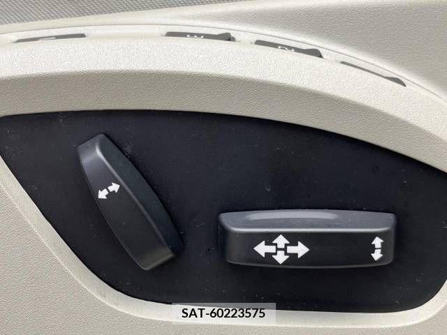 Volvo V40 2017-06 334905-7