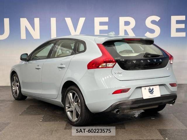 Volvo V40 2017-06 334905-14