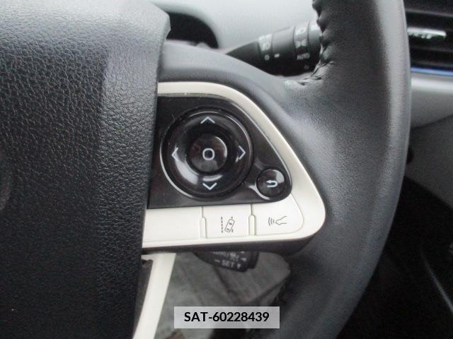 Toyota PRIUS 2017-05 373440-10