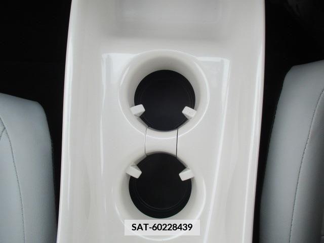 Toyota PRIUS 2017-05 373440-7