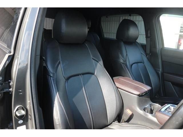 Mazda CX-8 2018-03 21454-11