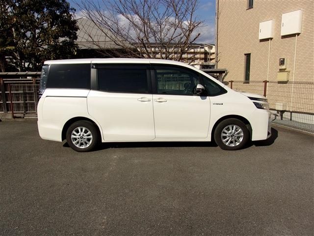 Toyota VOXY HYBRID 2018-01 1731-11