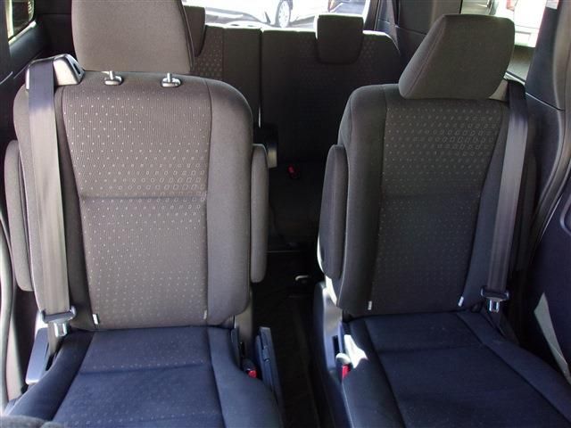 Toyota VOXY HYBRID 2018-01 1731-17