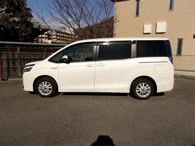 Toyota VOXY HYBRID 2018-01 1731-8