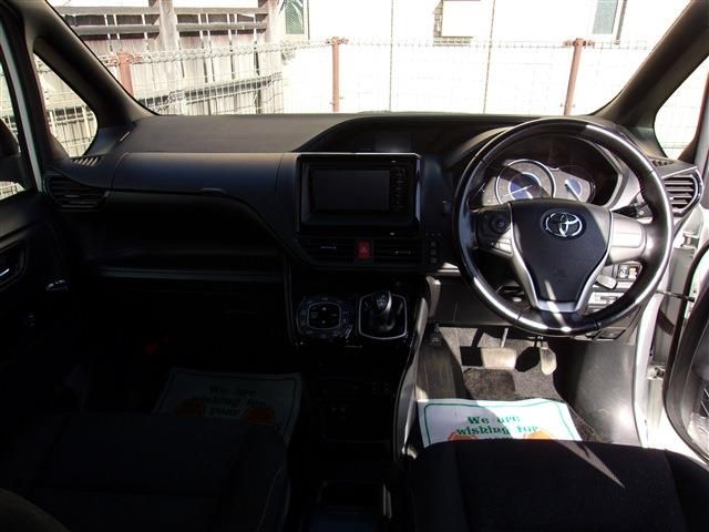 Toyota VOXY HYBRID 2018-01 1731-19