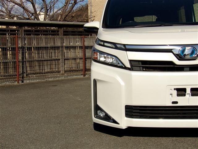 Toyota VOXY HYBRID 2018-01 1731-4