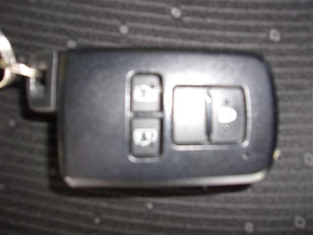 Toyota VOXY HYBRID 2018-01 1731-29
