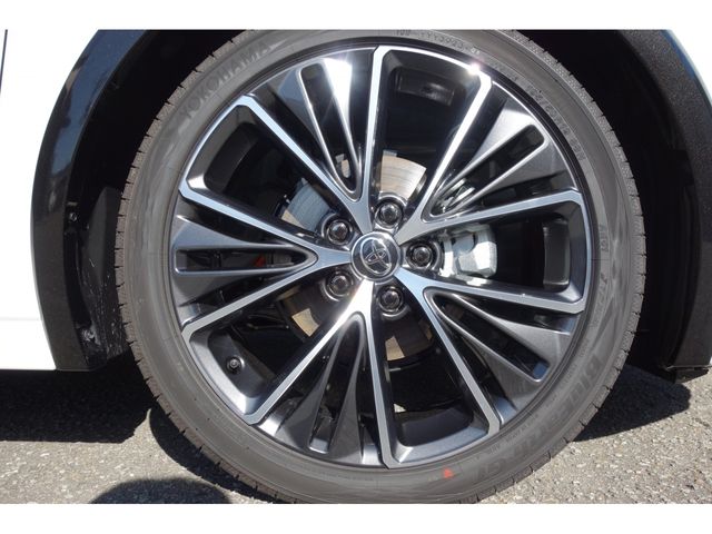 Toyota PRIUS 2023-10 19714-7