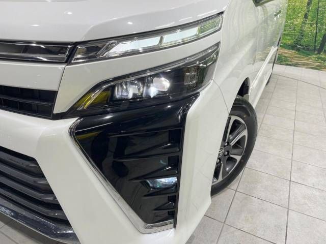 Toyota VOXY 2018-11 23525-14