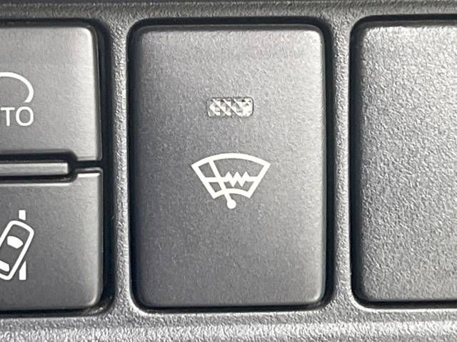 Toyota VOXY 2018-11 23525-6
