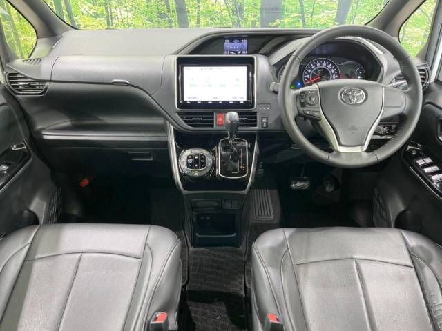 Toyota VOXY 2018-11 23525-1