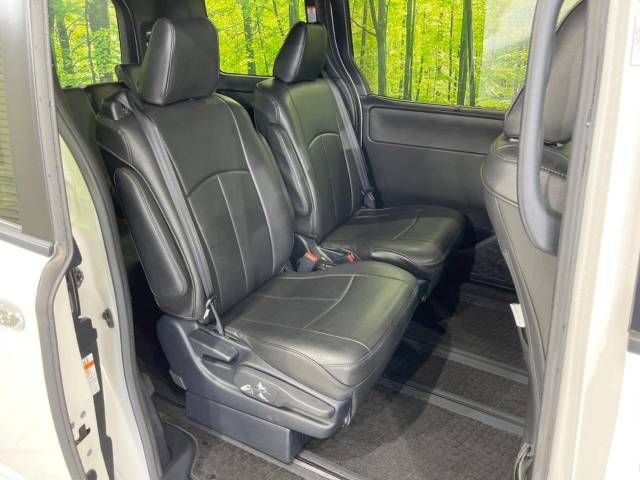 Toyota VOXY 2018-11 23525-9