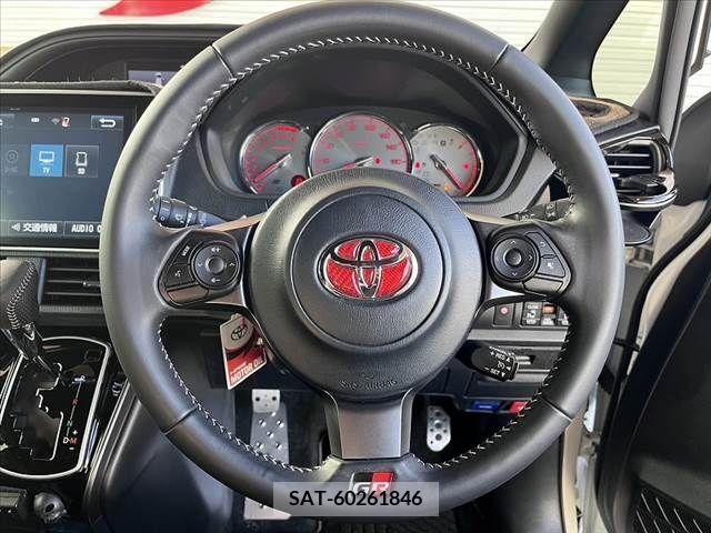 Toyota VOXY 2018-01 251960-16