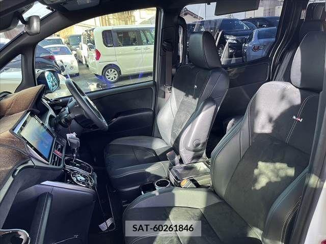 Toyota VOXY 2018-01 251960-23