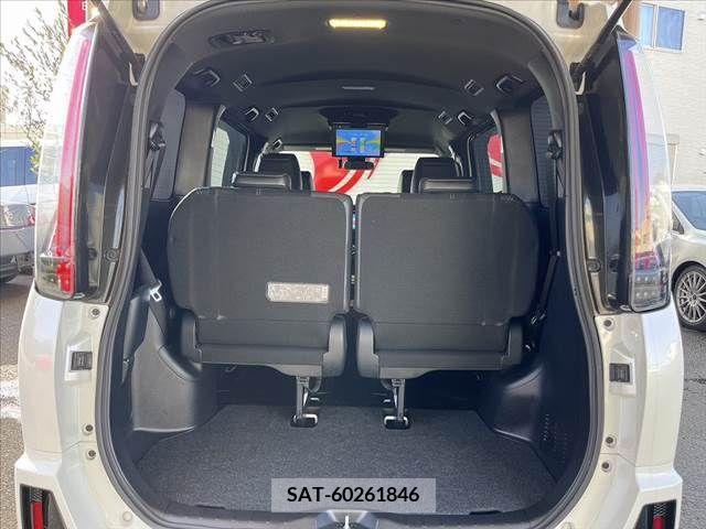 Toyota VOXY 2018-01 251960-15