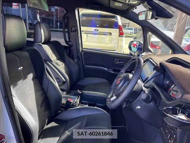 Toyota VOXY 2018-01 251960-13