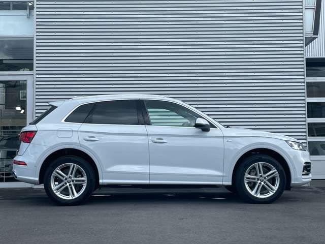 Audi Q5 2020-10 21824-5