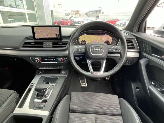 Audi Q5 2020-10 21824-17