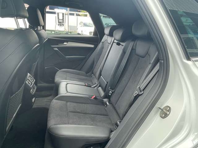 Audi Q5 2020-10 21824-15