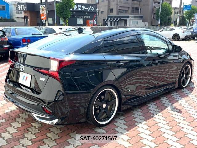 Toyota PRIUS 2019-11 366631-17