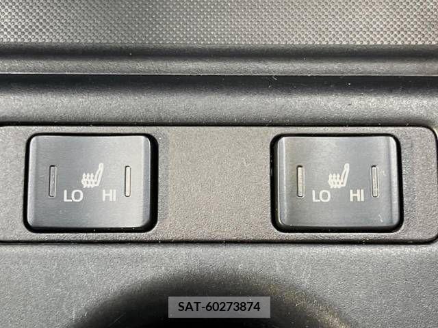 Toyota PRIUS 2019-08 282085-6