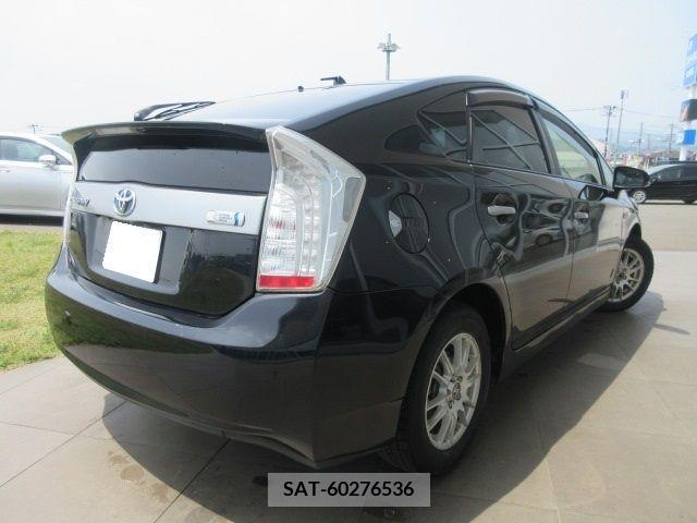 Toyota PRIUS PHV 2012-02 322149-1