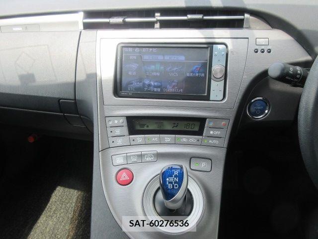 Toyota PRIUS PHV 2012-02 322149-11