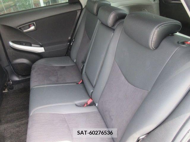 Toyota PRIUS PHV 2012-02 322149-5