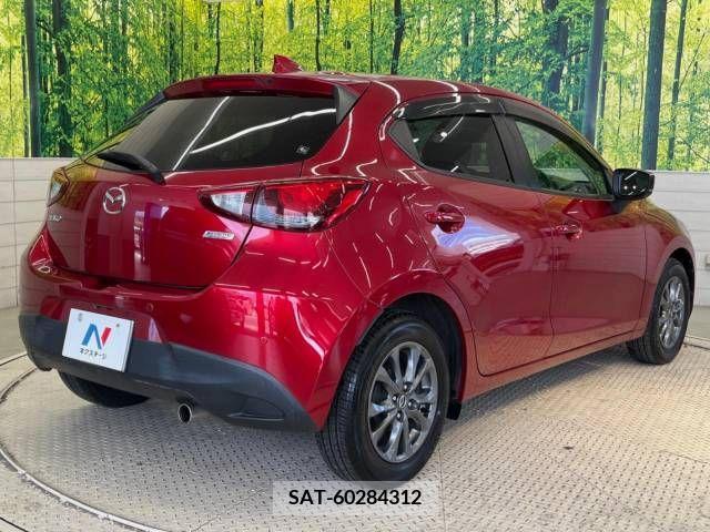 Mazda DEMIO 2018-02 396386-17