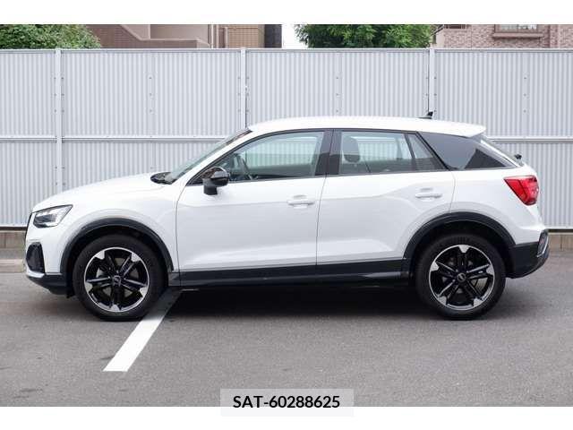 Audi Q2 2023-10 356558-1