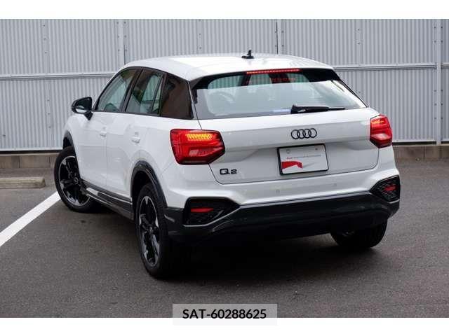 Audi Q2 2023-10 356558-2