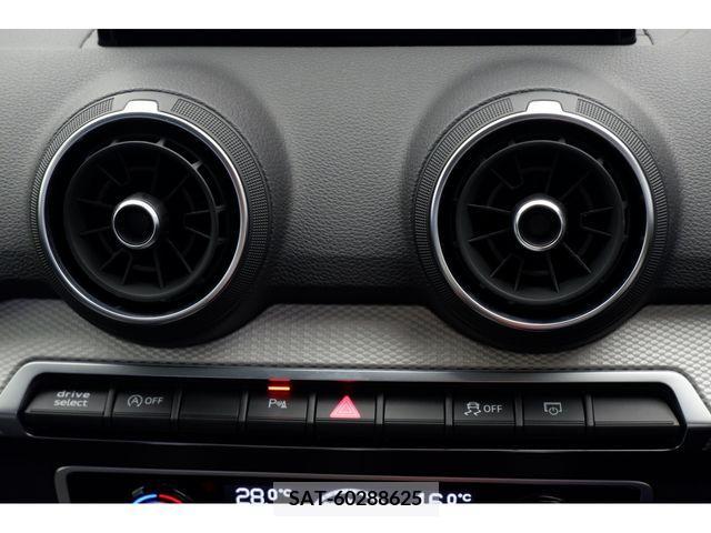 Audi Q2 2023-10 356558-8