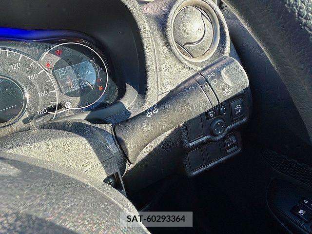 Nissan NOTE 2013-04 302305-15