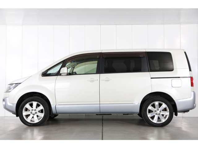Mitsubishi DELICA D5 2015-07 17071-2