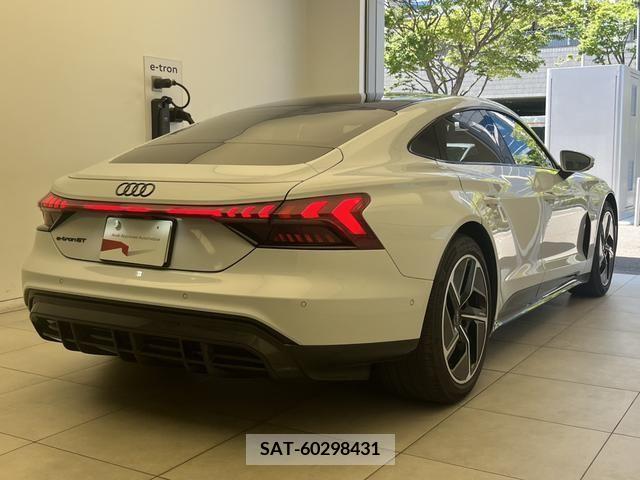 Audi E-TRON 2022-03 356620-1