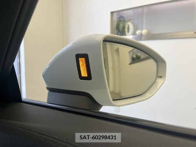 Audi E-TRON 2022-03 356620-12