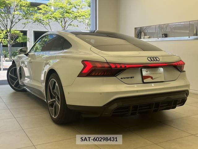 Audi E-TRON 2022-03 356620-5