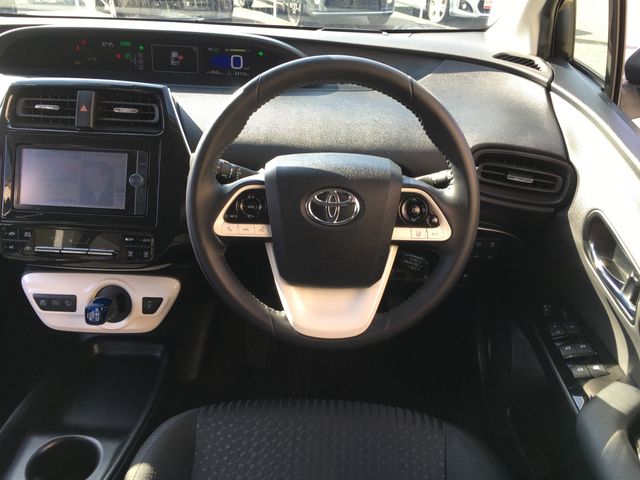 Toyota PRIUS 2017-03 27896-7