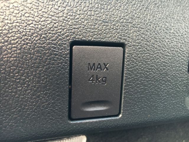 Toyota PRIUS 2017-03 27896-17