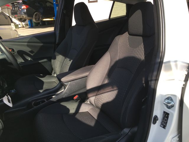 Toyota PRIUS 2017-03 27896-10